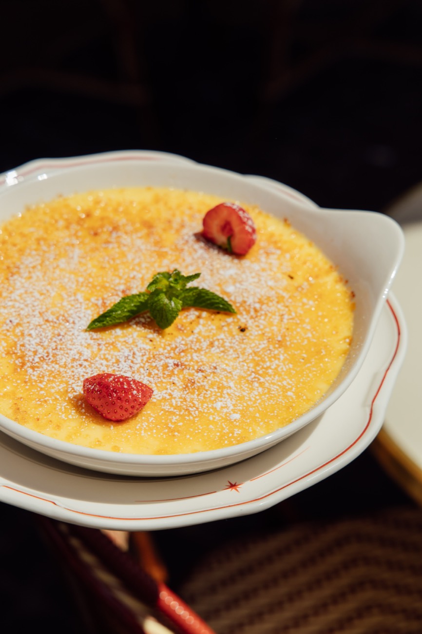 Crème brûlée et framboises